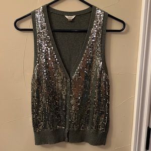 Adorable Fossil Vest never worn like new!